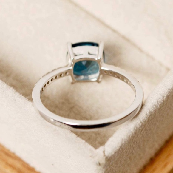 Women’s Engagement Ring Sapphire Blue Size 8 - Picture 3 of 5